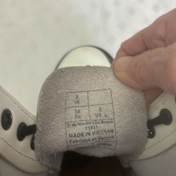 Dr. Martens 1460 / 11821 Smooth White Boots Women’s Size 5 - Picture 6 of 7